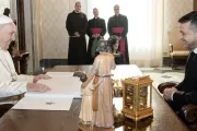 El Papa Francisco habla por teléfono con el presidente de Ucrania Zelensky 