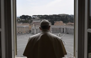 El Papa Francisco desde la ventana del Palacio Apostu00f3lico del Vaticano. Foto: Vatican Media 