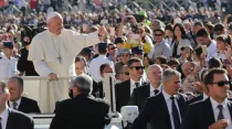El Papa Francisco en la Plaza de San Pedro. Foto: Daniel Ibáñez (ACI Prensa)