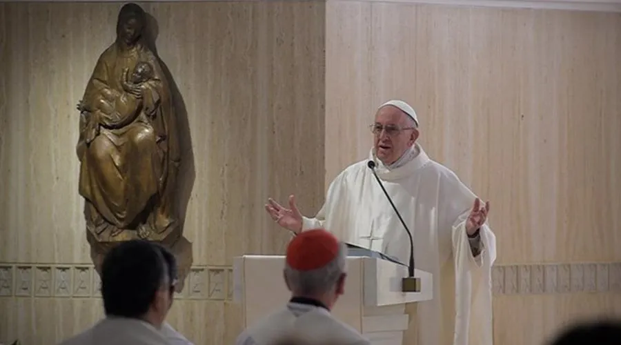 Papa Francisco en capilla de la Casa Santa Marta. Foto: L'Osservatore Romano.?w=200&h=150