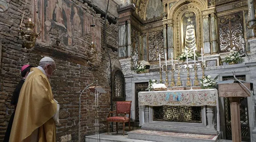 El Papa Francisco en el Santuario de Loreto. Foto: Vatican Media