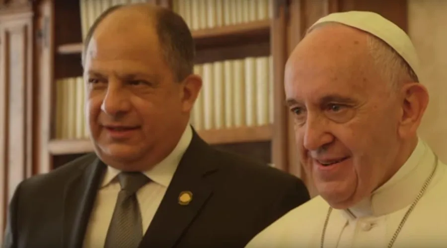 Papa Francisco y Luis Guillermo Solís Rivera. Foto: Captura de YouTube/Casa Presidencial de Costa Rica.?w=200&h=150