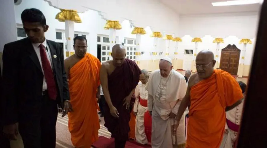Visita del Papa Francisco a templo budista en Sri Lanka. Foto: popefrancissrilanka.com?w=200&h=150