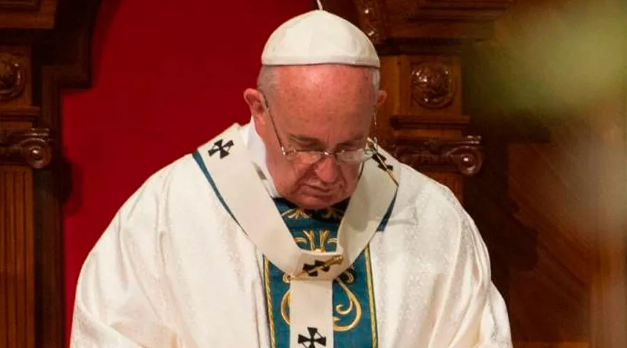 El Papa Francisco rezando. Foto: Vatican Media / ACI Prensa?w=200&h=150