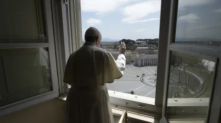 El Papa Francisco recuerda primer viaje de San Juan Pablo II a África 