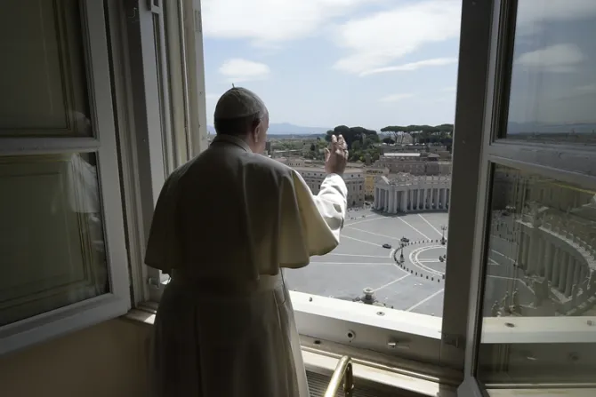 El Papa Francisco recuerda primer viaje de San Juan Pablo II a África 