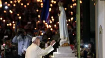 Papa Francisco invitó a rezar a la Virgen de Fátima por la paz. Crédito:  LUSA Press Agency
