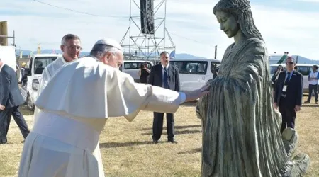 El Papa en Chile bendijo a la Virgen del Niño por Nacer