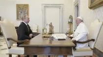 El Papa Francisco con el presidente de Rusia, Vladimir Putin. Foto: Vatican Media / ACI