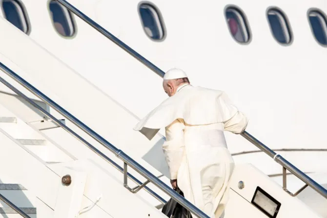 El Papa Francisco deja Roma y viaja rumbo a Kazajistán