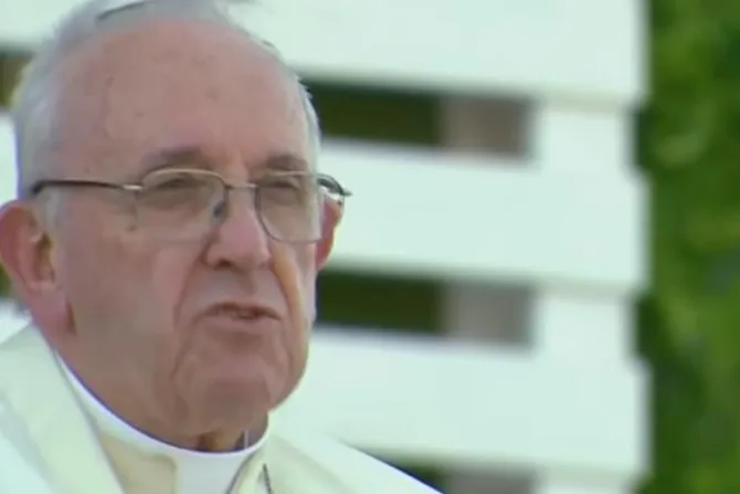El Papa en Chile interrumpe su discurso para pedir oración por joven desmayada [VIDEO]
