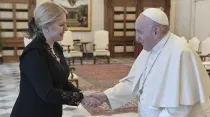 El Papa Francisco con Zuzana Caputova el Vaticano. Crédito: Vatican Media