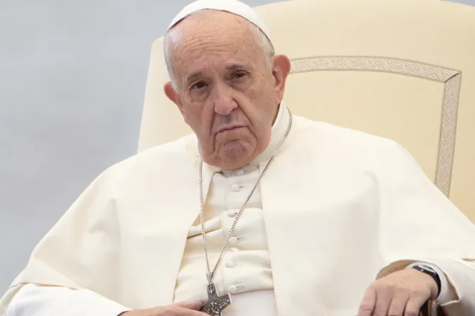 El Papa Francisco reza por la paz en Burkina Faso
