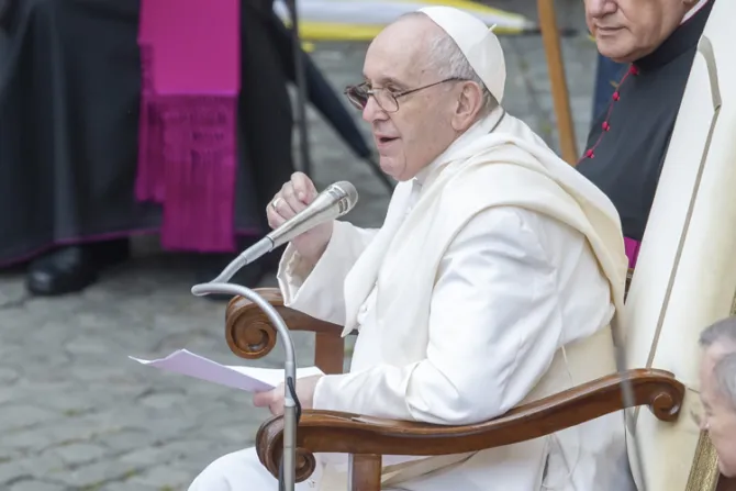 Papa Francisco explica cómo superar las dificultades en la oración
