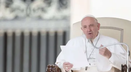 Papa Francisco: Armas nucleares son una grave amenaza para el género humano