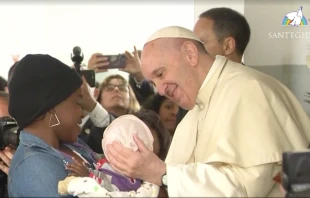 El Papa Francisco visita el centro Dream de Zimpeto. Foto: Captura tv directa San Egidio 