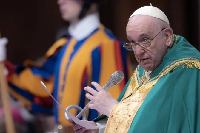 Papa Francisco: No sigamos a los falsos mesías ni a los horóscopos
