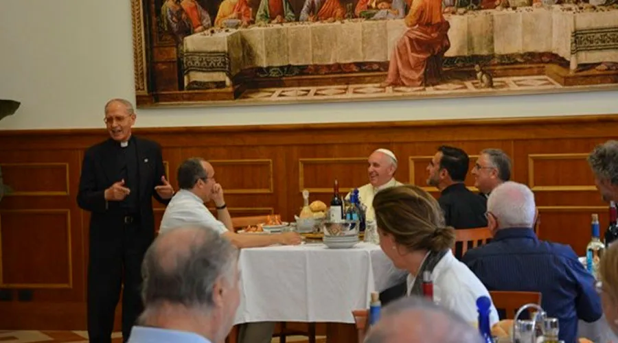 El Papa Francisco en el almuerzo del domingo con los jesuitas de Roma. Crédito: Radio Vaticana