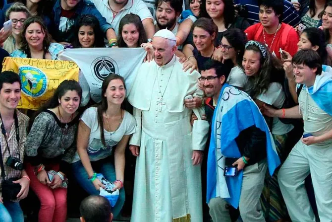 El Papa exhorta a los jóvenes: Muestren con obras que el mal no tiene la última palabra