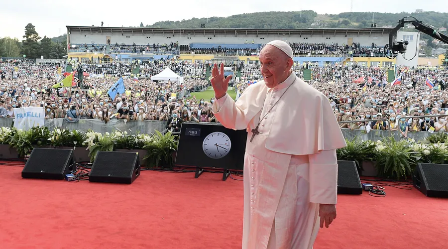 Imagen referencial. Papa Francisco en un encuentro de jóvenes eslovacos. Foto: Vatican Media