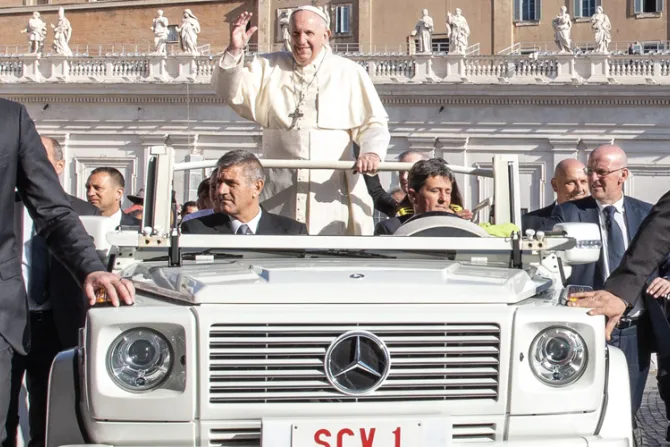 Papa Francisco revela por qué visita siempre a la Virgen antes y después de un viaje