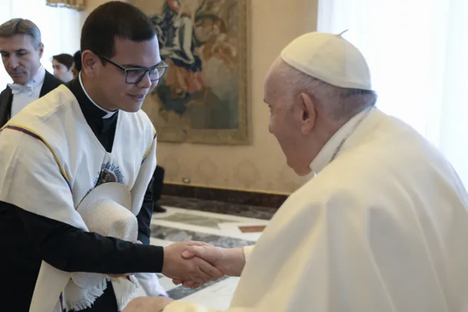 El Papa Francisco anima a misioneros a imitar a los “mártires del diálogo”