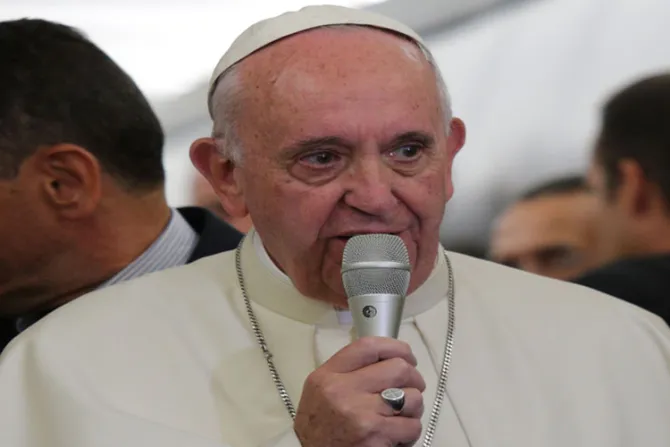 ¿Qué dijo el Papa Francisco sobre los transexuales? Aquí su respuesta completa