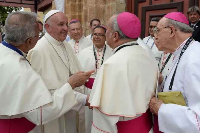 ¿Por qué los obispos de Colombia se vistieron de blanco?