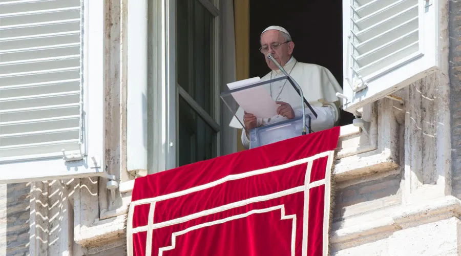 El Papa Francisco durante el Ángelus. Foto: Vatican Media?w=200&h=150