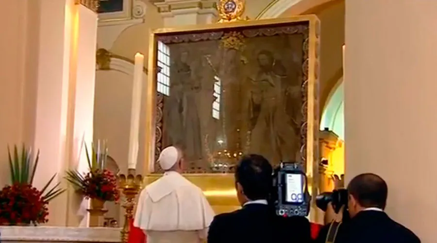 VIDEO: Papa Francisco rezó ante la Virgen de Chiquinquirá, Patrona de Colombia