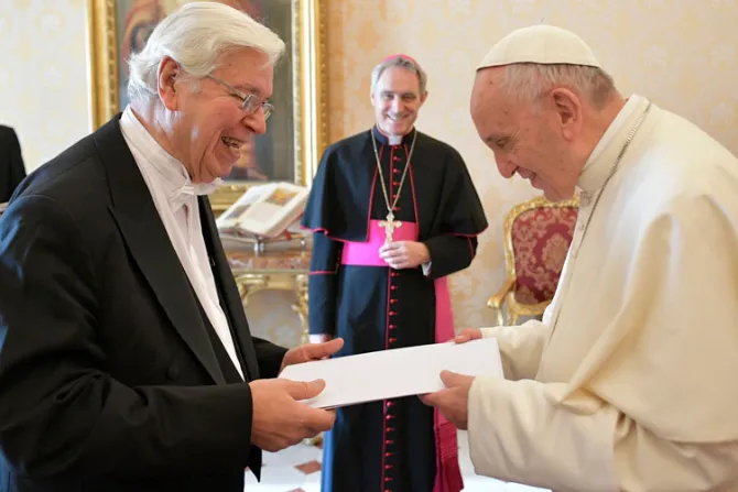 Diplomático de Uruguay retoma cargo de embajador ante la Santa Sede
