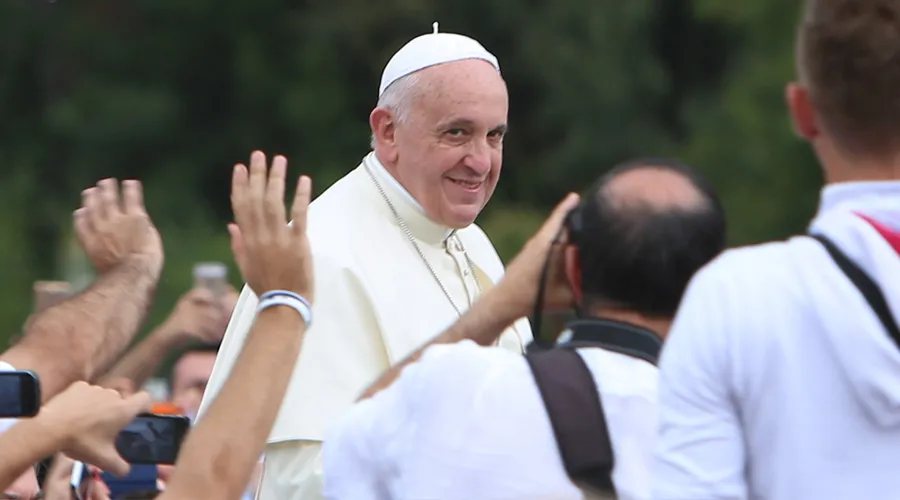 El Papa Francisco en la Plaza Madre Teresa en Albania (Foto Daniel Ibáñez / ACI Prensa)