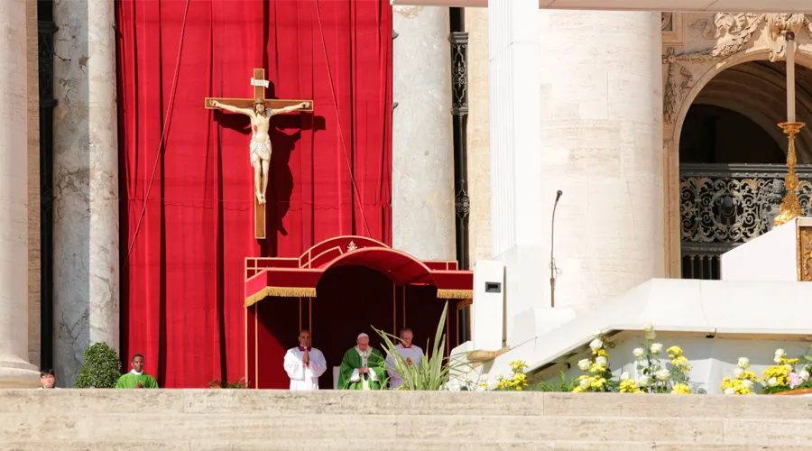 El Papa en la Misa. Foto: Daniel Ibáñez / ACI Prensa?w=200&h=150