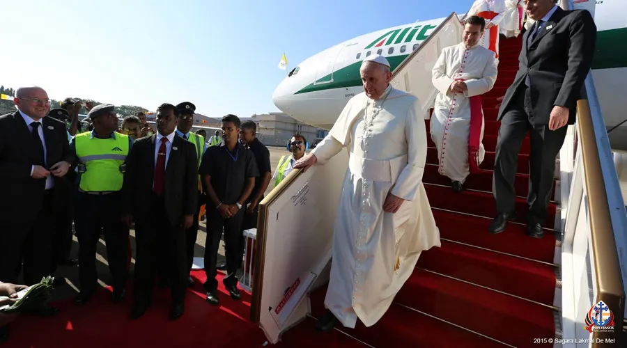 Papa Francisco llega a Sri Lanka   /   Crédito: popefrancissrilanka.com?w=200&h=150