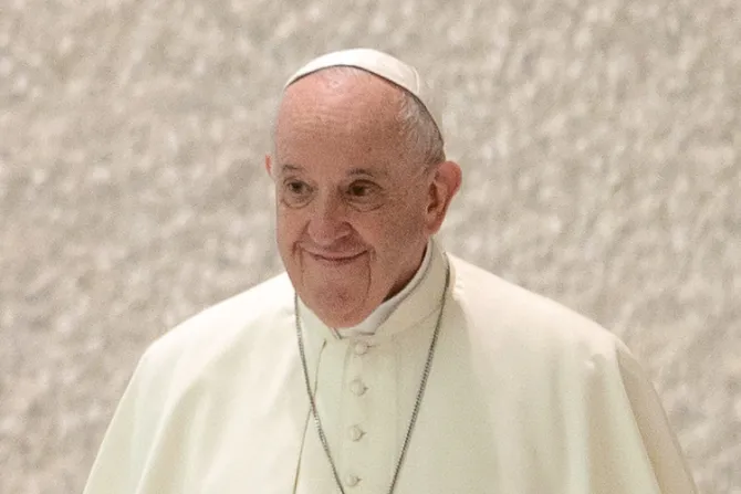 El Papa Francisco “mejora progresivamente” al pasar su segunda noche en el hospital 