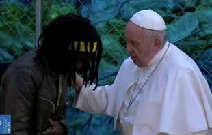 Papa Francisco y Daniel Jude Oukeguale / Cru00e9dito: Vatican Media 