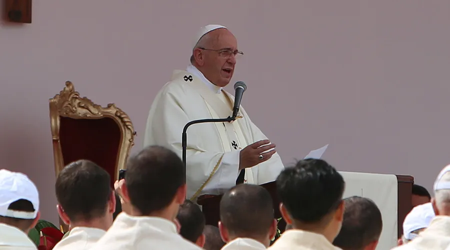 El Papa Francisco pronuncia su homilía en la Misa en la Plaza Madre Teresa en Albania (Foto Daniel Ibáñez / ACI Prensa)?w=200&h=150
