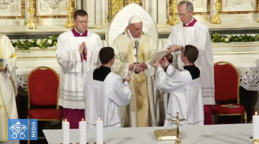 El Papa Francisco celebra Misa en Catedral de San José de Bucarest en Rumanía. Foto: Captura YouTube?w=200&h=150