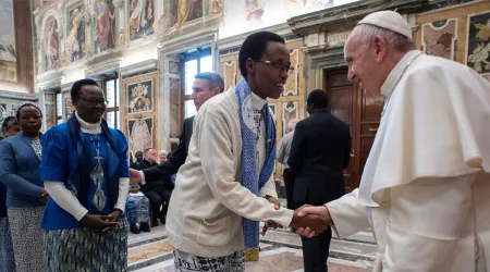 Papa Francisco pide a misioneros ser “nómadas del Evangelio”