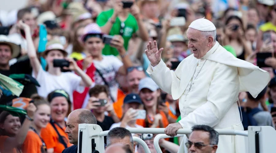 El Papa durante su encuentro con los monaguillos. Foto: Daniel Ibáñez / ACI Prensa?w=200&h=150