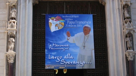 Presos, enfermos, ju00f3venes de las periferias y un millu00f3n de fieles recibiru00e1n al Papa Francisco en Nu00e1poles