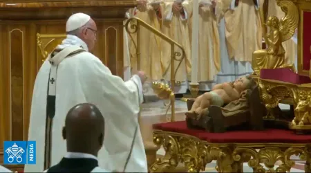 Papa Francisco en la Misa de Navidad: ¿Es Cristo mi alimento o los bienes materiales?