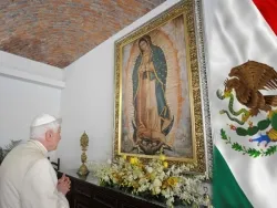 Benedicto XVI ante Virgen de Guadalupe (Foto: AP).?w=200&h=150