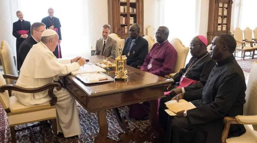 El Papa durante un encuentro con jefes religiosos de Sudán del Sur en 2016?w=200&h=150