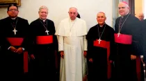 El Papa Francisco con los obispos de Venezuela en una anterior visita al Vaticano / Foto: CEV