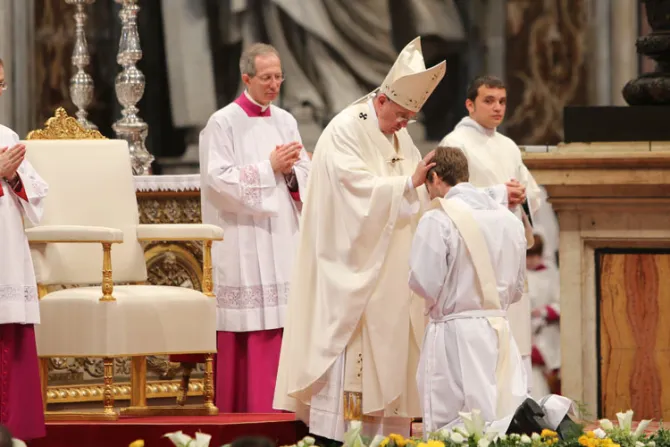 El Papa ordena 11 nuevos sacerdotes: Cristo no tiene sentido sin la cruz