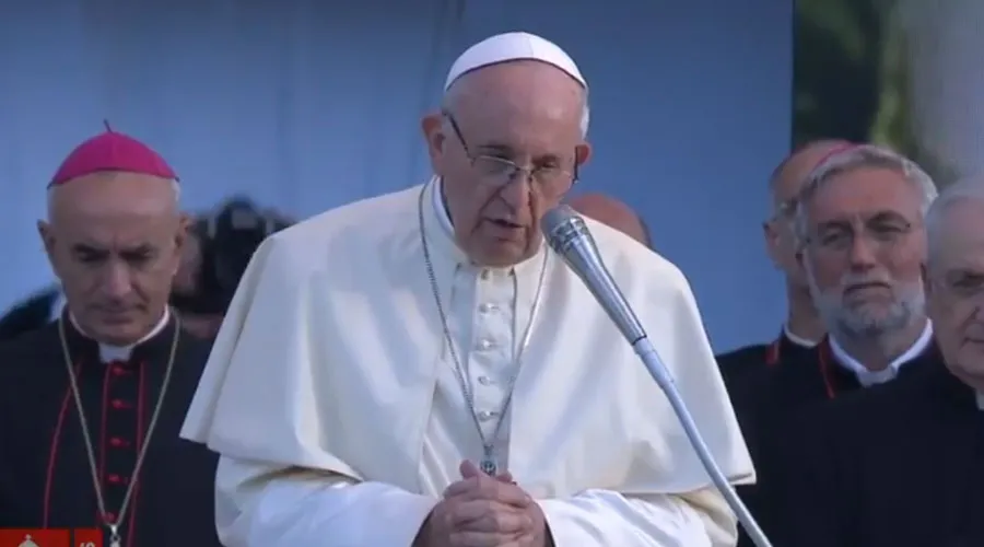 El Papa Francisco en el encuentro con los jóvenes hoy en Palermo en Italia. Captura Youtube?w=200&h=150