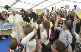 El Papa Francisco en la parroquia romana San Julio en Monteverde. Foto: Vatican Media 