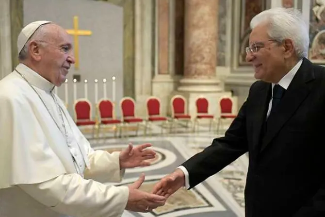 El Papa Francisco felicita al presidente de Italia por su reelección 