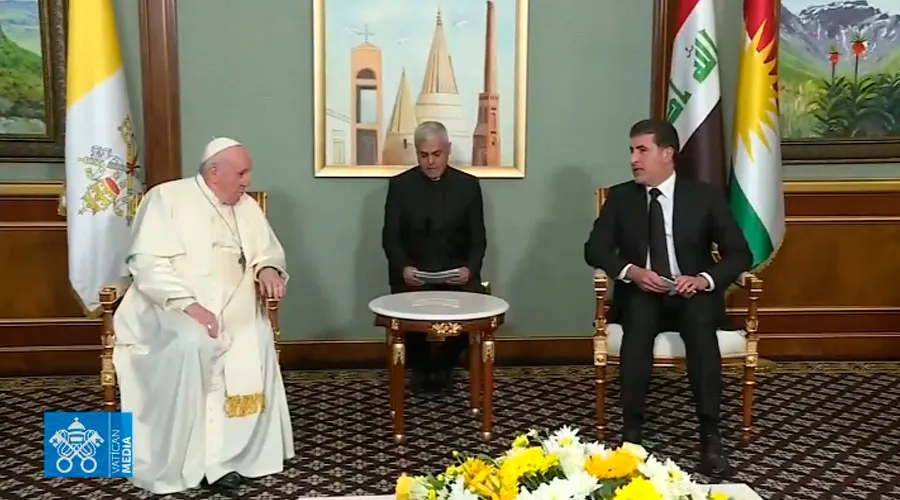 Papa Francisco y el presidente del Kurdistán Iraquí, Nechirvan Barzani. Créditos: Captura de pantalla Vatican Media?w=200&h=150